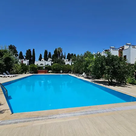 Abay Derbent With A Pool Near Marina And The Turgutreis
