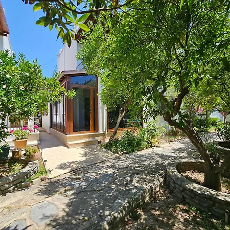 Abay Derbent With A Pool Near Marina And The Vila *