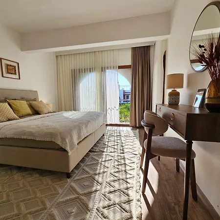 Vila Abay Derbent With A Pool Near Marina And The
